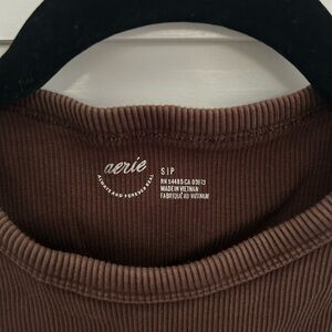 Aerie Crewneck tank in dark brown SZ small.